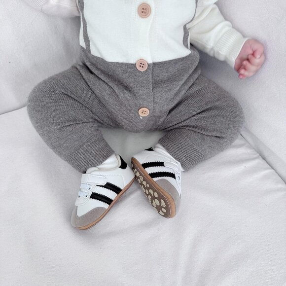 Baby Boys Girls Black Faux Leather Rubber Sole Retro Walking Sneakers Shoes - Picture 2 of 6